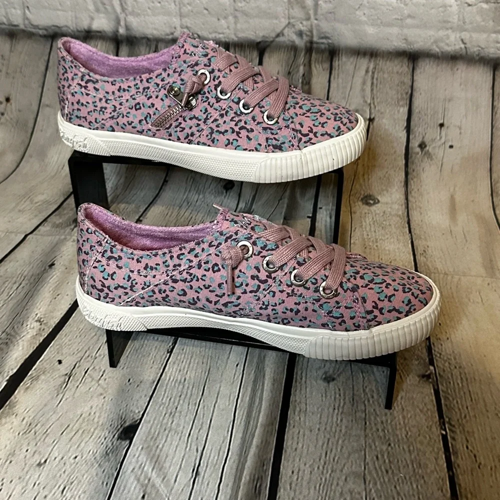 🌸NEW🌸 Blowfish Kids Canvas Sneakers - Picture 1 of 5